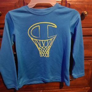 !!.             Boys size 7 long sleeve top